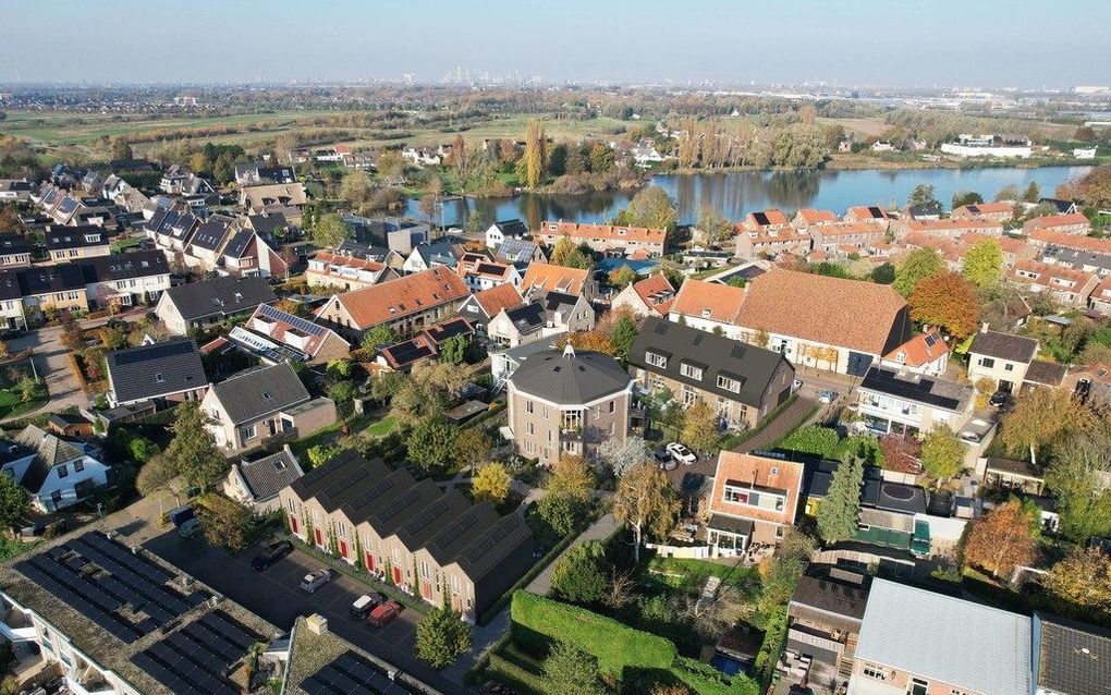 Heerjansdam, in het midden de voormalige Boomgaardkerk. beeld Van Spronsen Makelaars