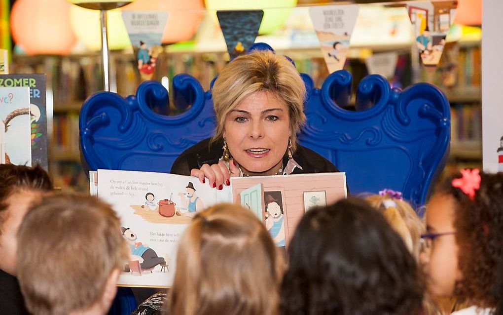 Prinses Laurentien las voor bij het Nationale Voorleesontbijt in 2017. beeld Stichting CPNB