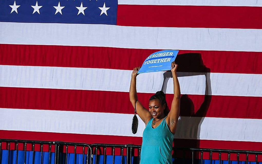 CHARLOTTE. Maandag begint de Republikeinse nationale conventie in Cleveland. Een week later hebben de Democraten hun partijbijeenkomst in Philadelphia. Op deze congressen worden als het goed is de kandidaturen van Donald Trump en Hillary Clinton bekrachti