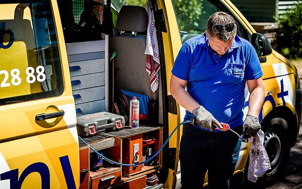 ANWB-monteur Michael Claassen helpt Nederlanders met autopech in het zuiden van Frankrijk. beeld ANP