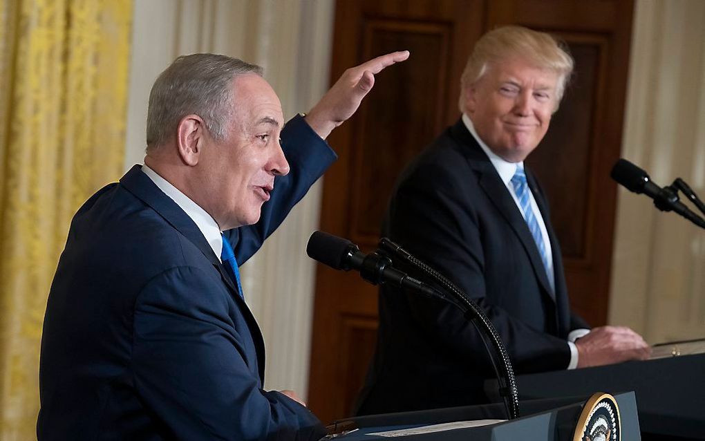 Netanyahu (l.) en Trump. beeld EPA, SHAWN THEW