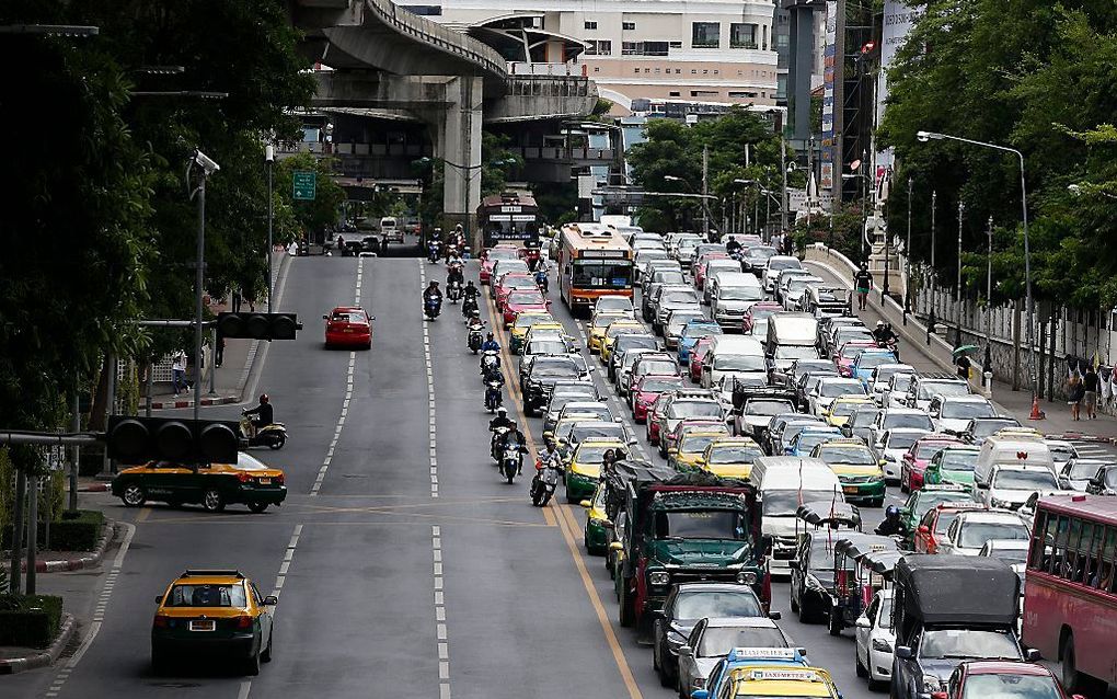 Straatbeeld Bangkok.  beeld EPA, Narong Sangnak