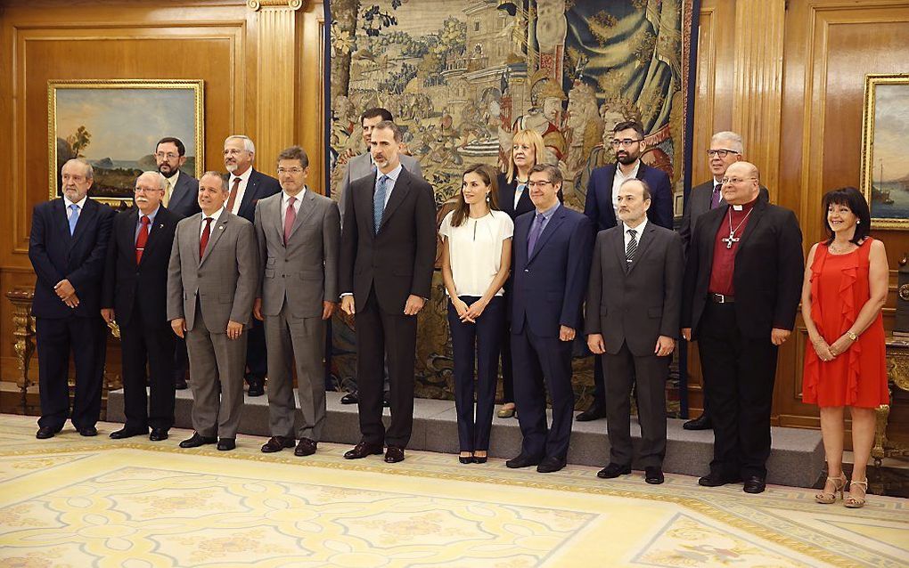 De Spaanse koning Felipe VI en zijn vrouw Letizia ontvingen donderdag een protestantse delegatie. beeld EPA, Paco Campos