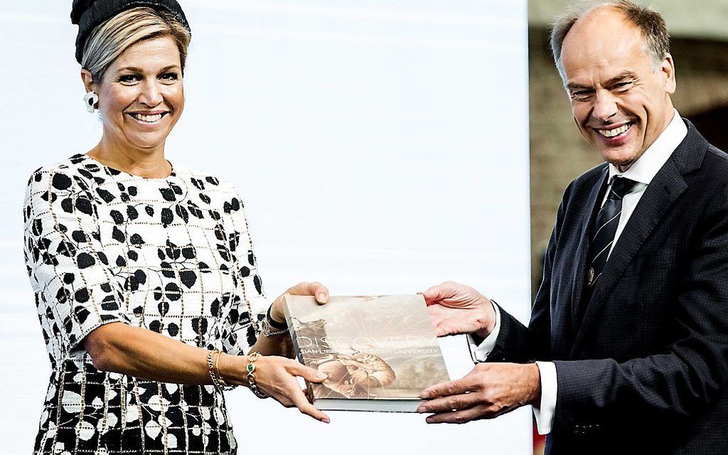 Koningin Máxima bezoekt de Universiteitsbibliotheek Leiden. beeld ANP