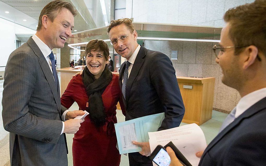 (V.l.n.r.) Minister Zijlstra van Buitenlandse Zaken, PvdA-Kamerlid Ploumen en VVD-Kamerlid Ten Broeke. beeld ANP, Jerry Lampen