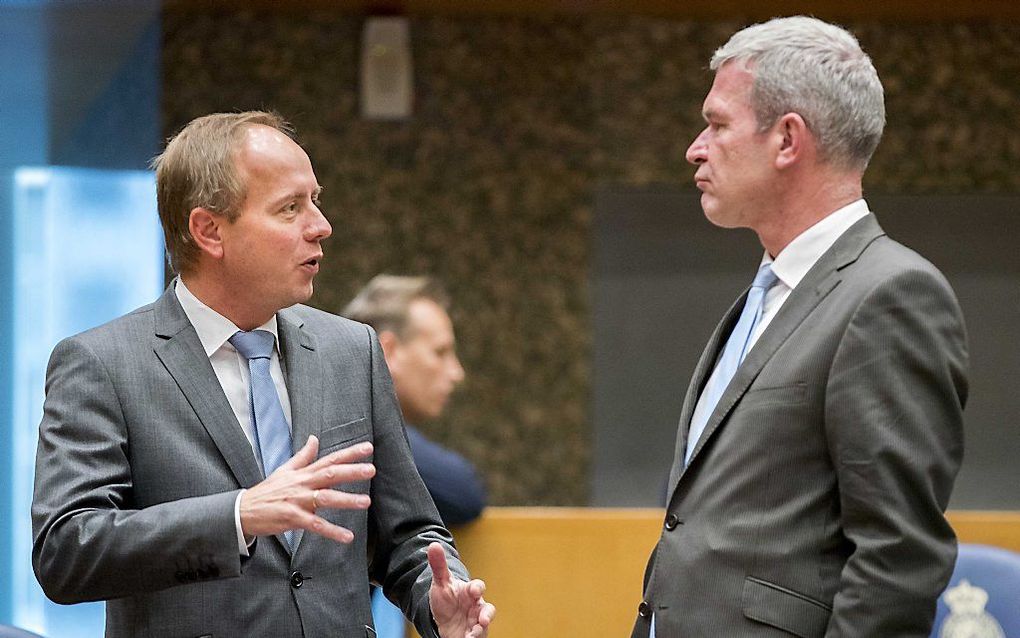 SGP'ers Van der Staaij (l.) en Dijkgraaf. beeld ANP, Jerry Lampen