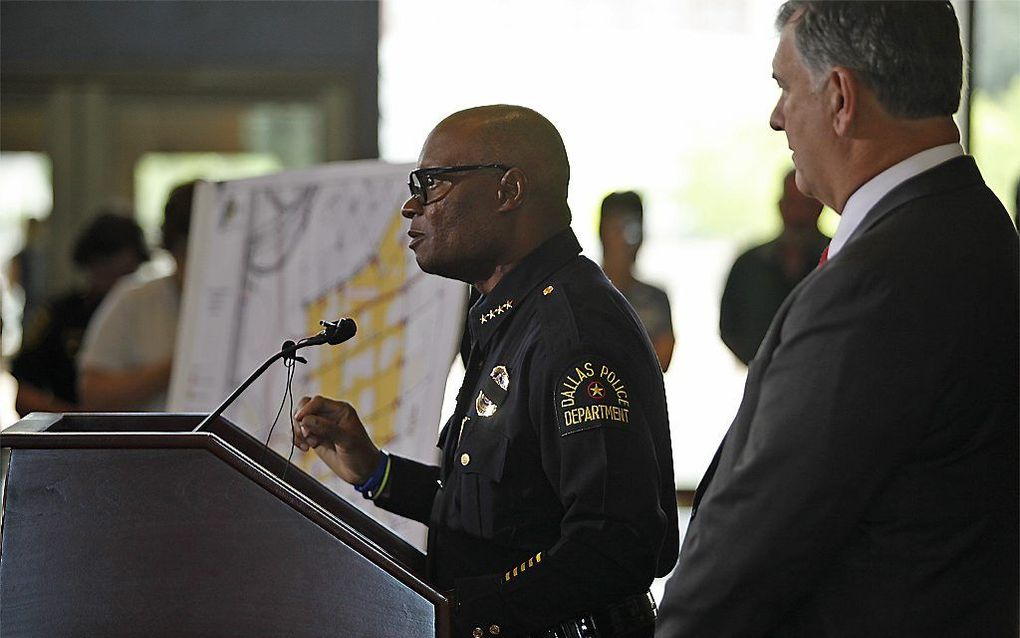 DALLAS. Politiechef David Brown van Dallas gaf gisteren tekst en uitleg over de schietpartij in zijn stad waarbij vijf agenten werden gedood. beeld AFP, Stewart House