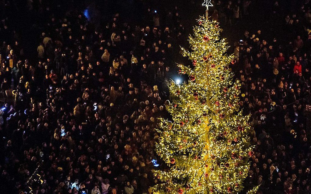 Met glitter worden kerstbomen feestelijk opgetuigd. Voor het milieu is het spul minder feestelijk, want schadelijk. beeld ANP, Robin Utrecht