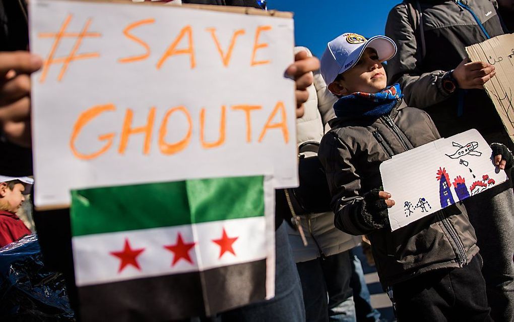 Frans protest tegen het aanhoudende geweld in de Syrische regio Oost-Ghouta. beeld Christophe Petit Sesson