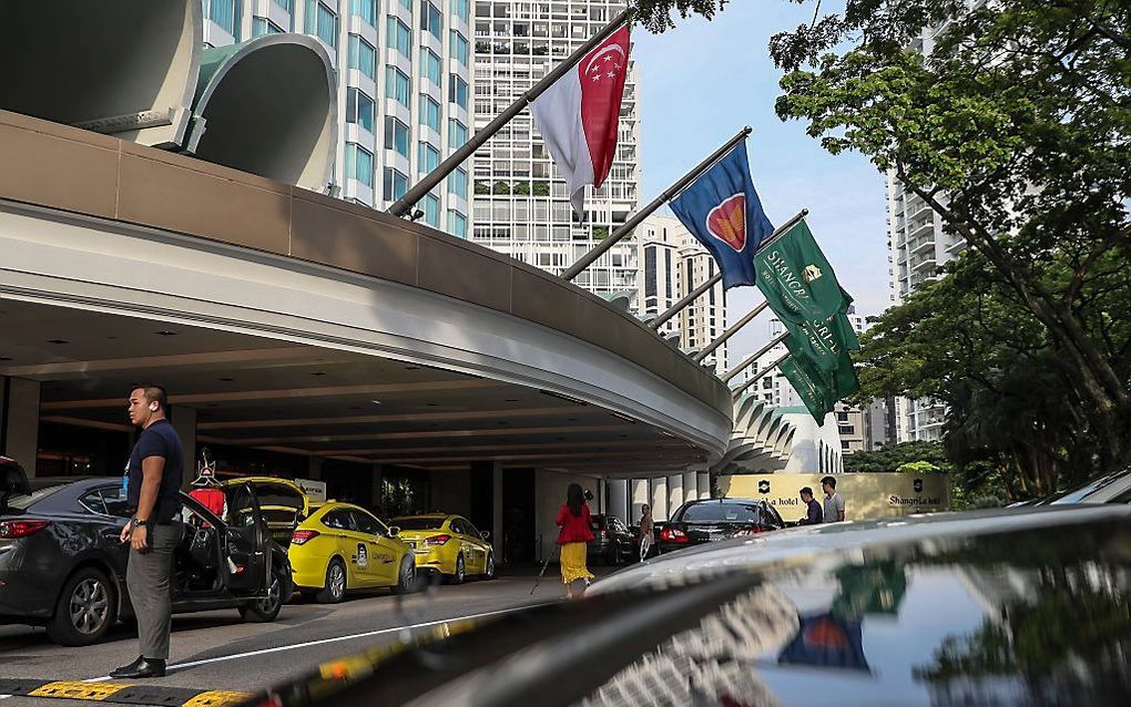 Het Shangri La hotel in Singapore wordt genoemd als een van de mogelijke locaties voor de topontmoeting tussen de Amerikaanse president Trump en de Noord-Koreaanse leider Kim Jong-un. beeld EPA, Wallace Woon