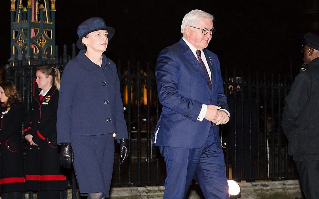 De Duitse president Frank-Walter Steinmeier en zijn vrouw Elke arriveren bij Westminster Abbey in Londen voor een herdenkingsdienst van de wapenstilstand die het einde van de Eerste Wereldoorlog inluidde, 100 jaar geleden. beeld EPA, Vickie Flores