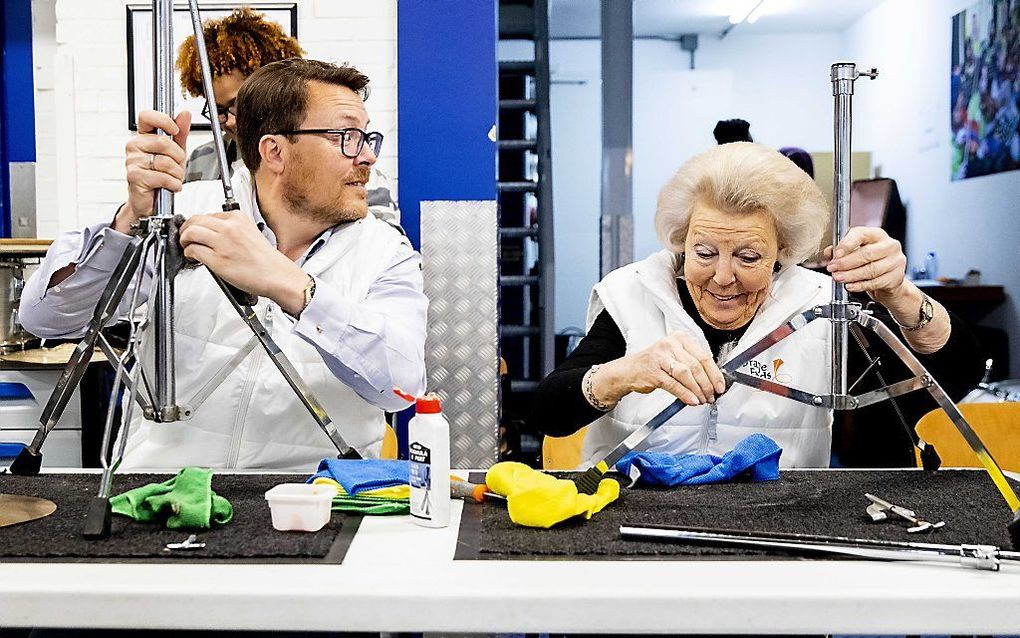 Prinses Beatrix en haar zoon prins Constantijn. beeld ANP