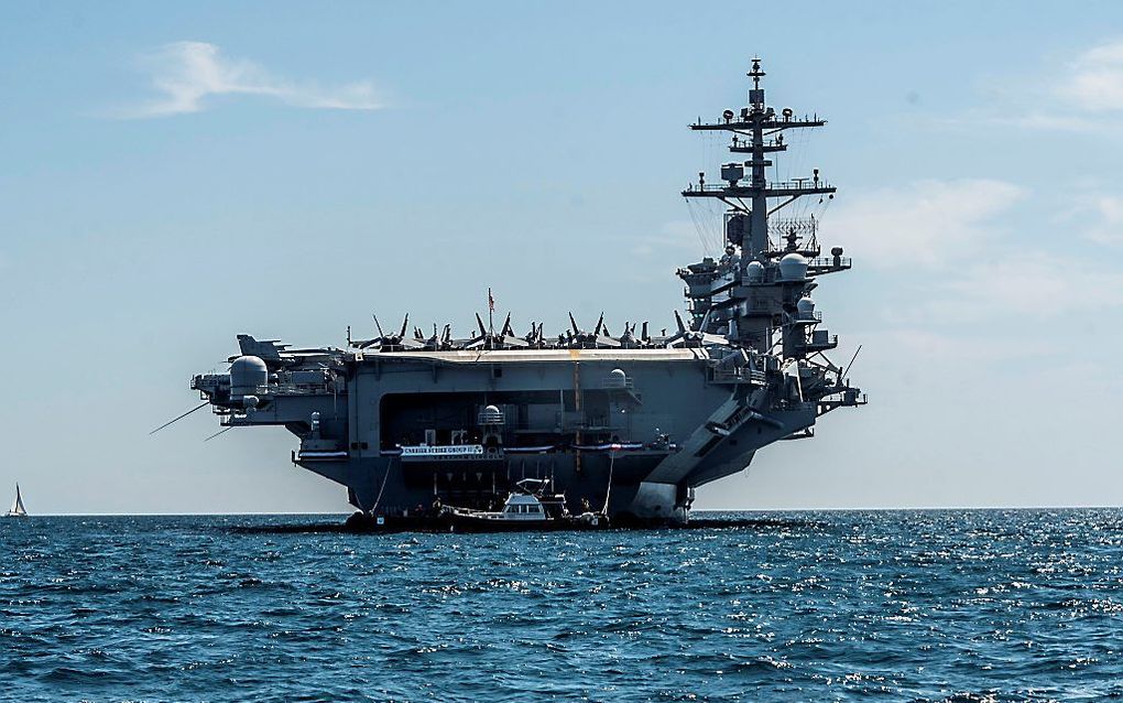 De USS Abraham Lincoln is een van de vliegdekschepen die de VS richting Iran sturen.  beeld EPA, Cati  Cladera