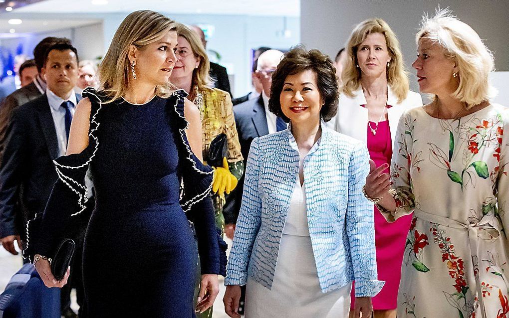 Koningin Máxima, de Amerikaanse minister van Transport, Elaine Chao, en minister Sigrid Kaag (Buitenlandse Handel). beeld ANP