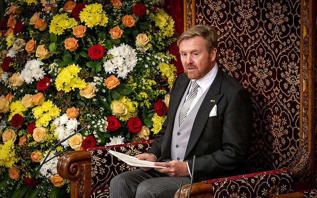 Koning Willem-Alexander tijdens het uitspreken van de Troonrede. beeld ANP