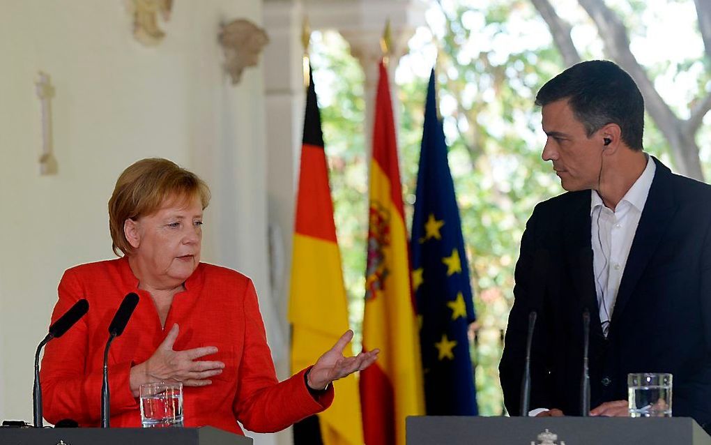 Bondskanselier Angela Merkel tijdens een gezamelijke persconferentie met de Spaanse premier Pedro Sánchez. beeld AFP