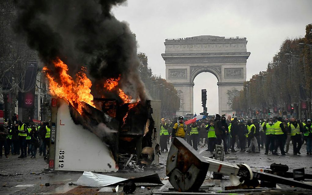 Protesten afgelopen zaterdag op de Champs-Elysées in Parijs. beeld AFP