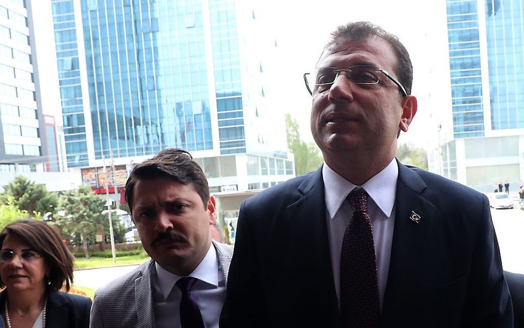 Ekrem Imamoglu (m.). beeld AFP