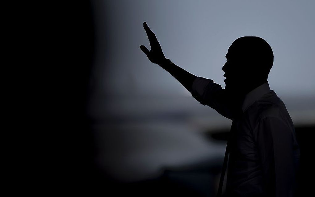 President Obama neemt afscheid na een bezoek aan Spanje. Hij korrte zijn bezoek in vanwege de schietpartij in Dallas. beeld AFP