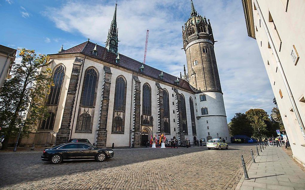 WITTENBERG. De fractievoorzitter van de Duitse CDU-partij, Volker Kauder, waarschuwt voor een ontkerstening van Duitsland. „We moeten meer over het christendom en minder over de islam spreken.” beeld AFP