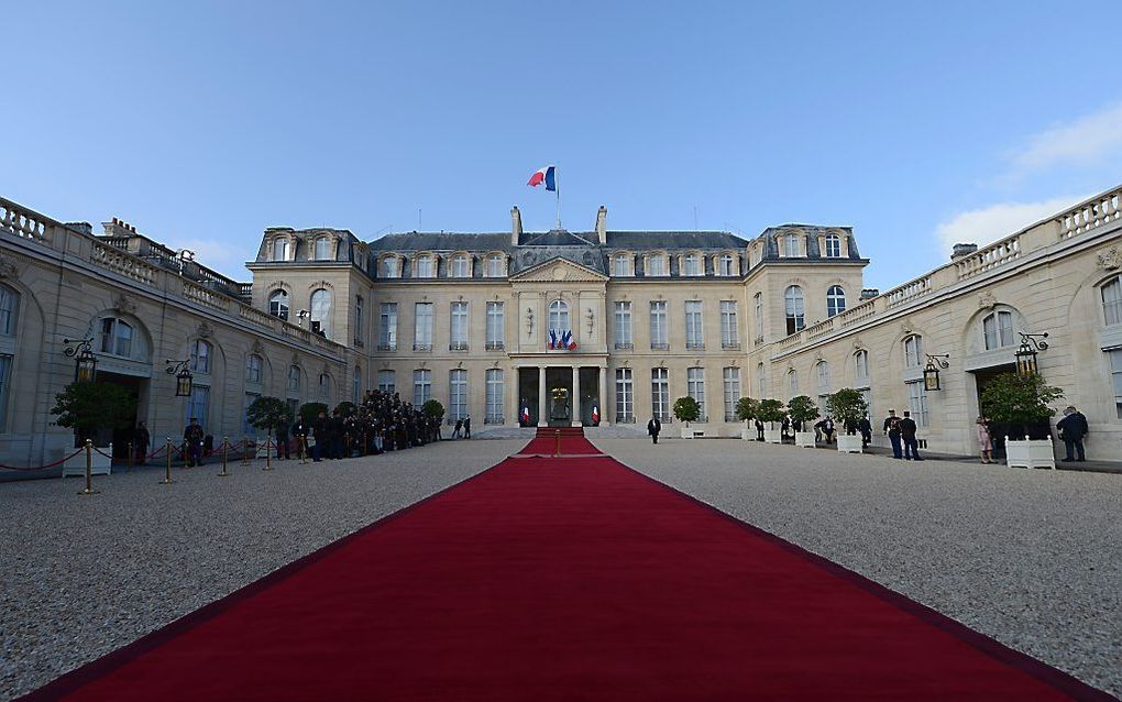 De rode loper ligt al klaar voor de nieuwe bewoner van het Elysee in Parijs, de presidentswoning van de Franse president. AFP, ERIC FEFERBERG