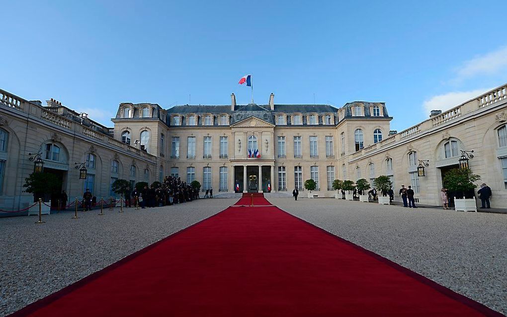 PARIJS. Na de Franse verkiezingen van zondag is bekend wie zijn intrek in het Elysée gaat nemen: Emmanuel Macron. beeld AFP, Eric Feferberg