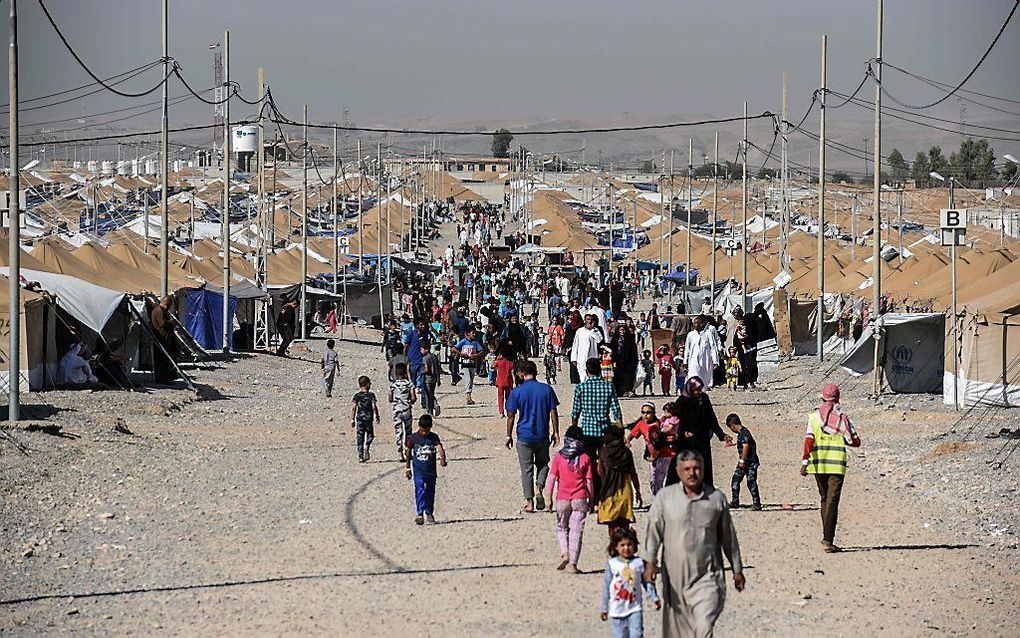 MOSUL. De Iraakse strijdkrachten hebben vluchtroutes gecreëerd voor de burgers van het belegerde Mosul. Daar maakten de afgelopen dagen veel mensen gebruik van. beeld AFP, Mohamed al-Shahed