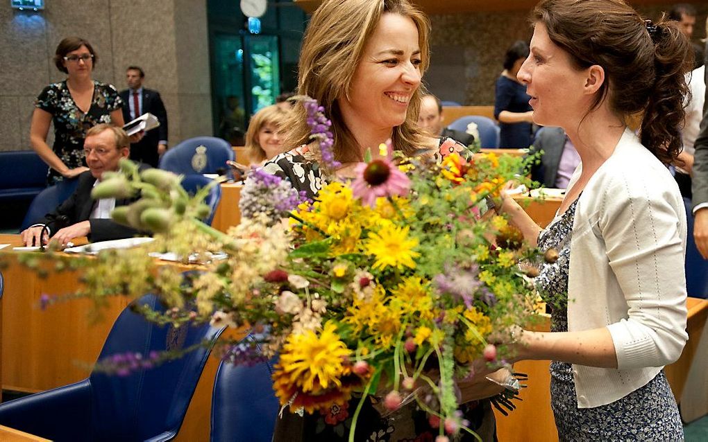 Blijdschap bij de PvdD, nadat de Tweede Kamer in juni 2011 in meerderheid voor het wetsvoorstel rond onverdoofde slacht stemde. De wet sneuvelde echter in de Eerste Kamer. Beeld ANP, Robert Vos