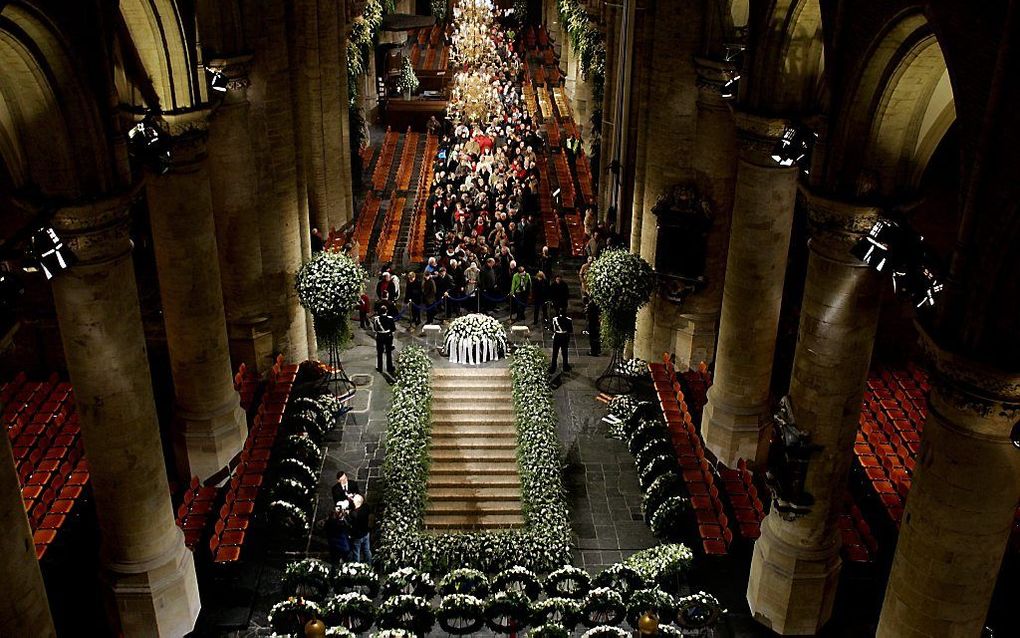 Bijzetting van prins Bernhard in de Nieuwe Kerk in Delft, in het familiegraf van de Oranjes. beeld ANP, Robin Utrecht