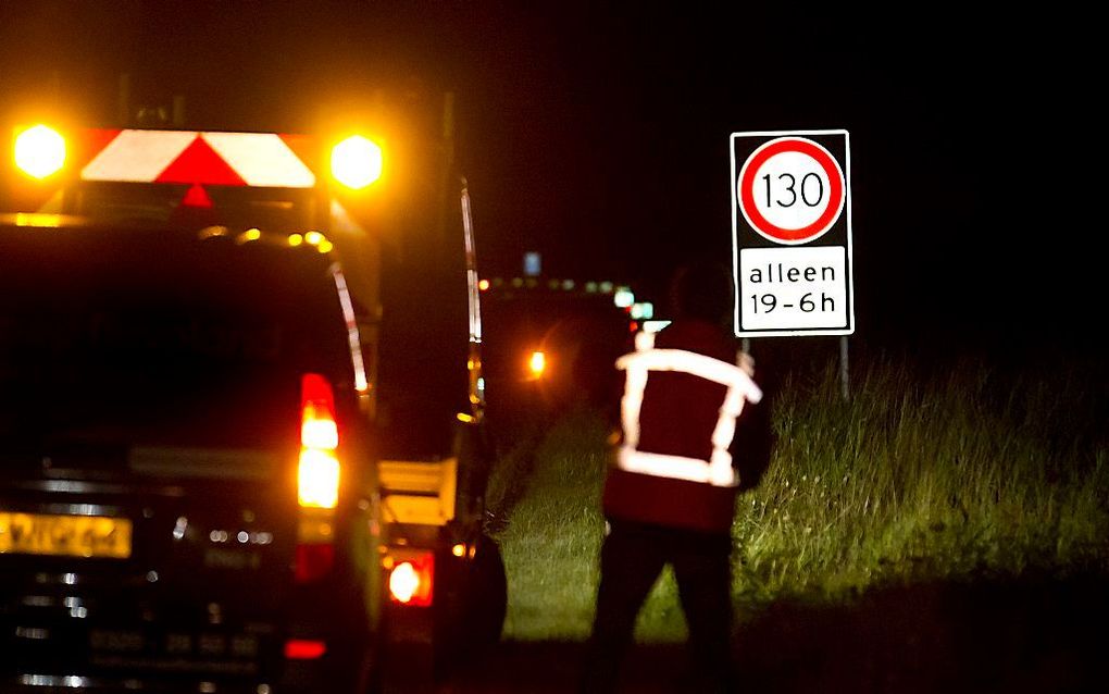 Op de A2 tussen Holendrecht en Maarssen blijft de maximumsnelheid van 130 km/uur alleen gelden voor 's avonds en 's nachts. Overdag geldt daar een maximumsnelheid van 100 km/uur. Op vier trajecten op de Veluwe gaat de maximumsnelheid omlaag naar 120 km/uu