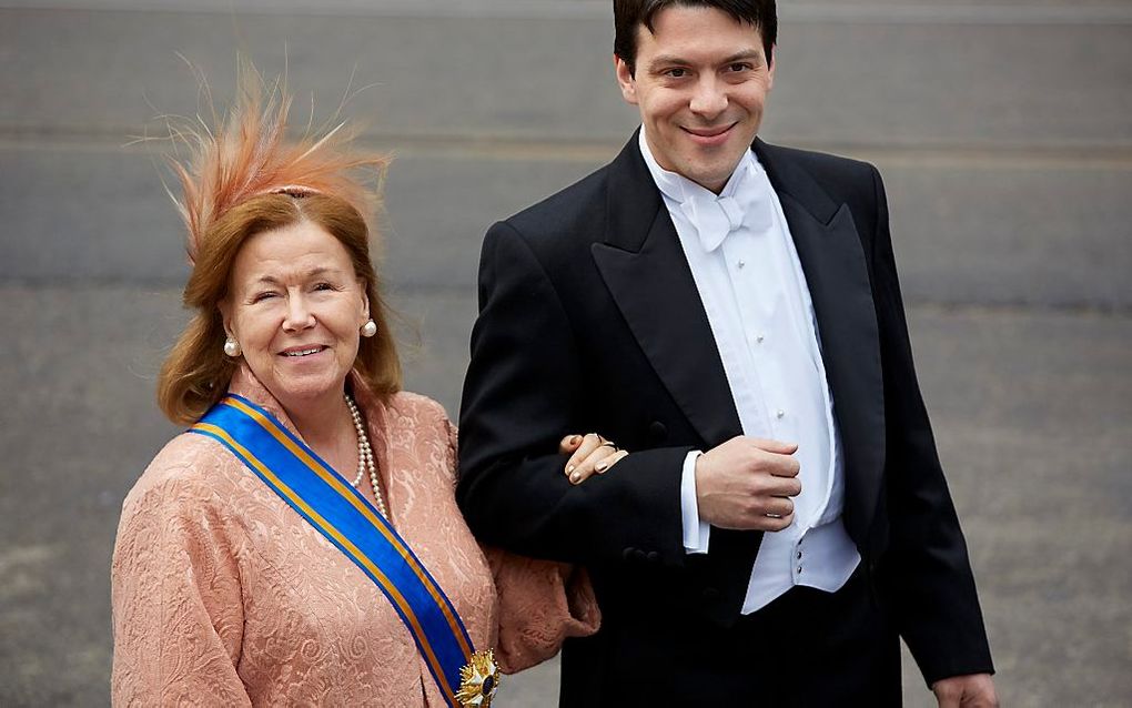 Prinses Christina arriveert met haar zoon Bernardo Guillermo bij de Nieuwe Kerk in Amsterdam voor de inhuldiging van koning Willem-Alexander. beeld ANP