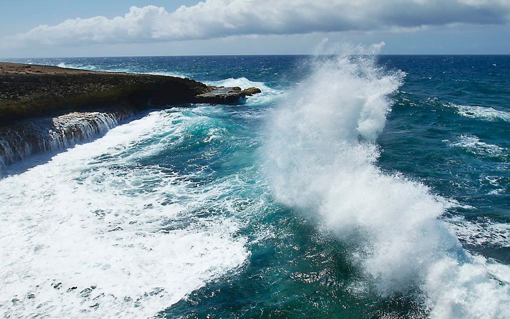 Wild water aan de kust bij Boca Tabla, Curaçao. beeld ANP