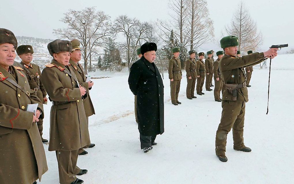 De Noord-Koreaanse leider Kim Jong-un (m.). beeld EPA