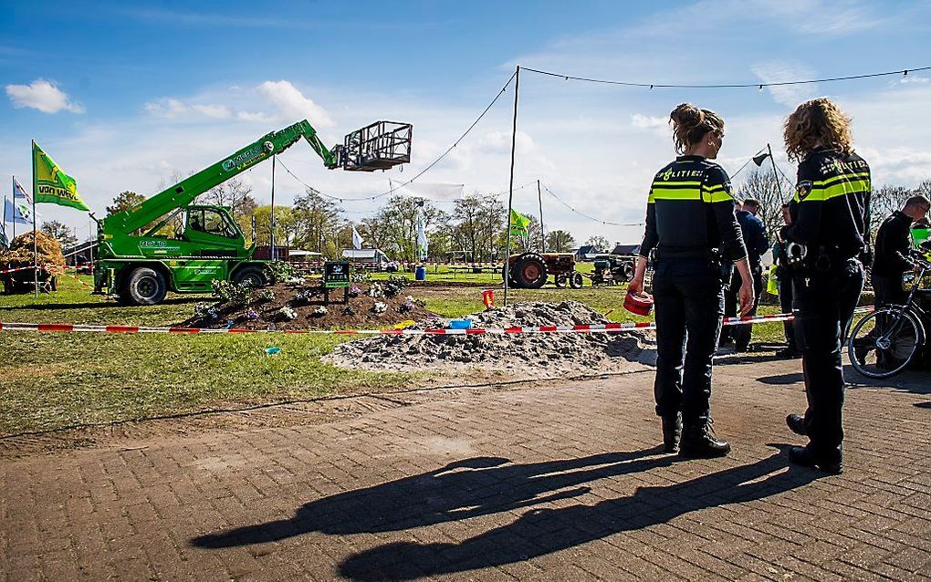 De hoogwerker in Oosterwolde, na het ongeval. beeld ANP