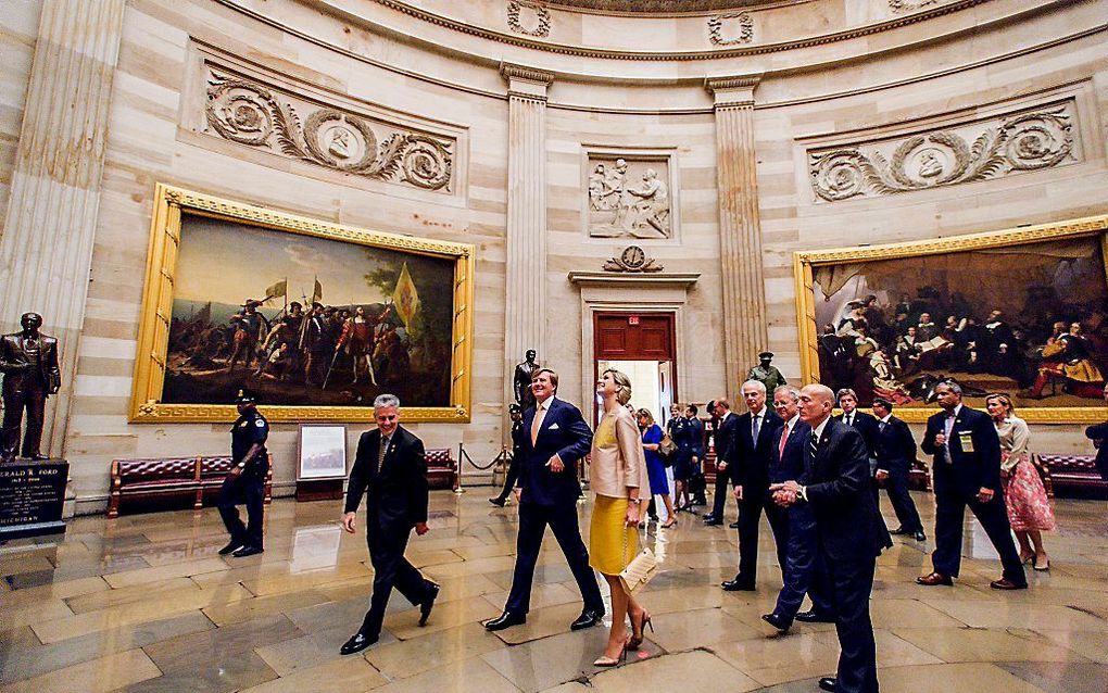 Koningin Maxima en koning Willem-Alexander tijdens een bezoek aan het Capitool, waar de Amerikaanse Senaat en Huis van Afgevaardigden zetelen. beeld ANP