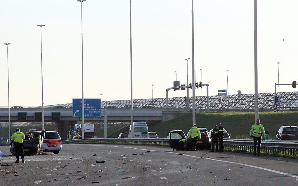 Ravage na het dodelijk ongeval op de A2. beeld ANP