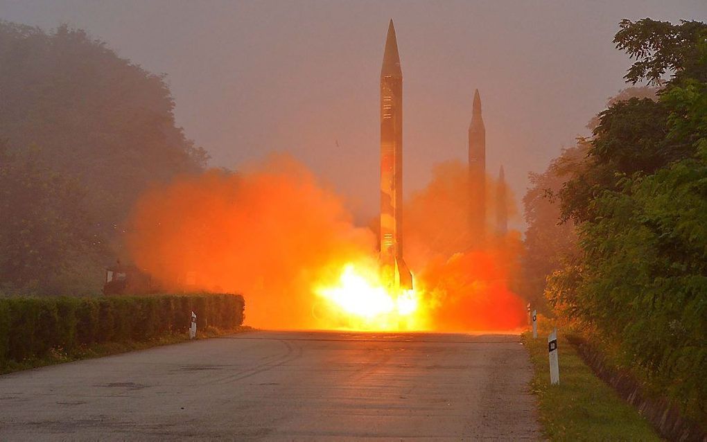 Noord-Korea moet in staat worden geacht voor 1 januari 2017 twintig atoombommen te kunnen maken. beeld AFP