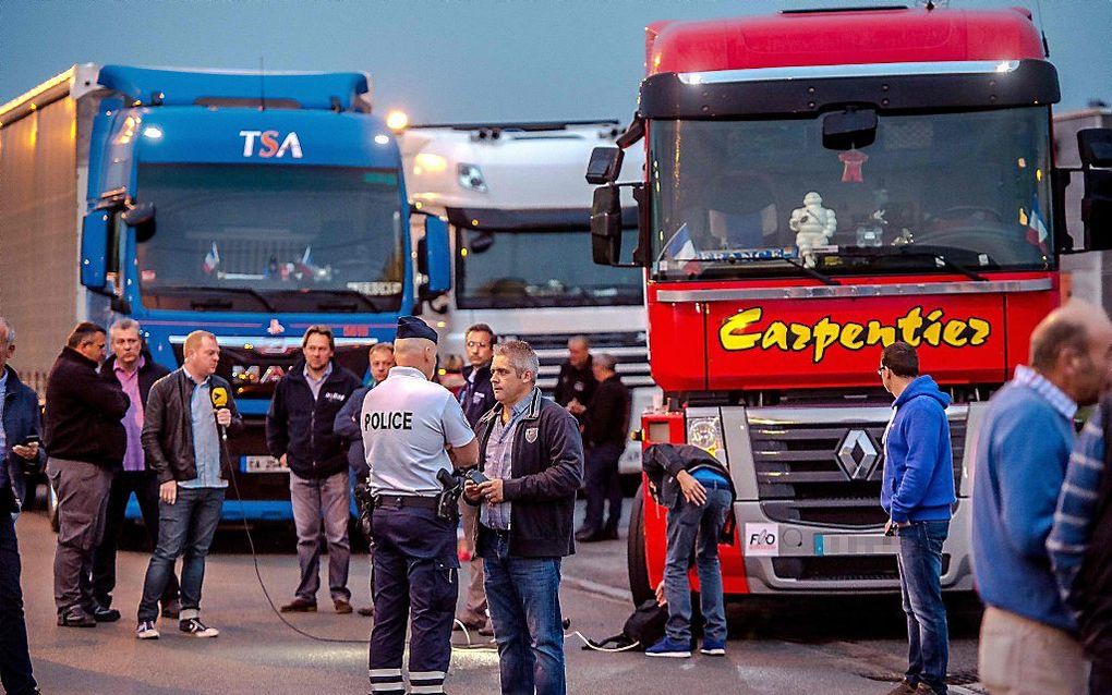 Protest maandagmorgen bij Calais. beeld AFP