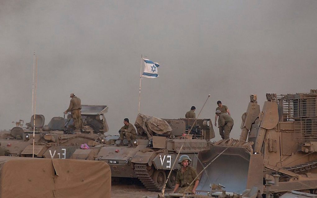 Israelische militairen aan de grens met Syrie. beeld EPA