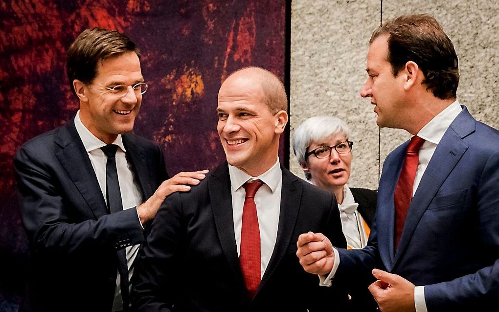 Lodewijk Asscher (rechts) Diederik Samson (midden) en is de nieuwe PvdA-lijsttrekker. beeld ANP