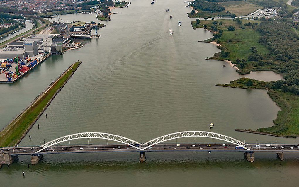 Gemeenten dringen aan op zeer spoedig herstel van de Merwedebrug. beeld ANP