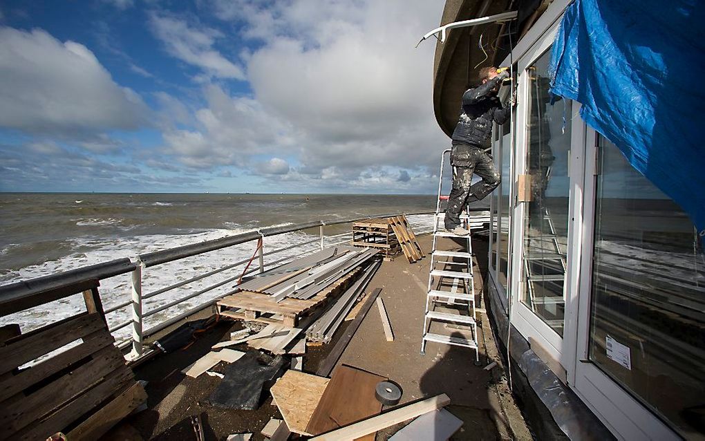 Op de pier van Scheveningen is begonnen met de bouw van vijf hotelsuites. beeld ANP