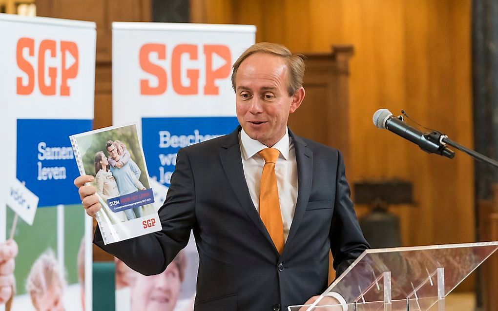 Fractievoorzitter Kees van der Staaij tijdens de presentatie van het SGP-verkiezingsprogramma in de Waalse Kerk in Den Haag. Beeld, ANP, Lex van Lieshout