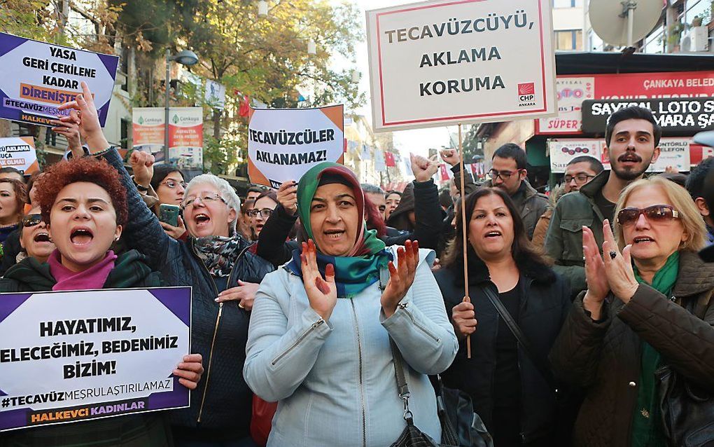 Protest tegen de wet in Ankara. beeld AFP