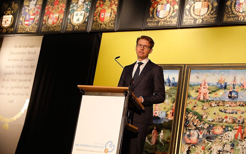 Staatssecretaris Sander Dekker houdt een rede tijdens de viering van honderd jaar middelbaar onderwijs in het Jheronimus Bosch Art Center. beeld ANP