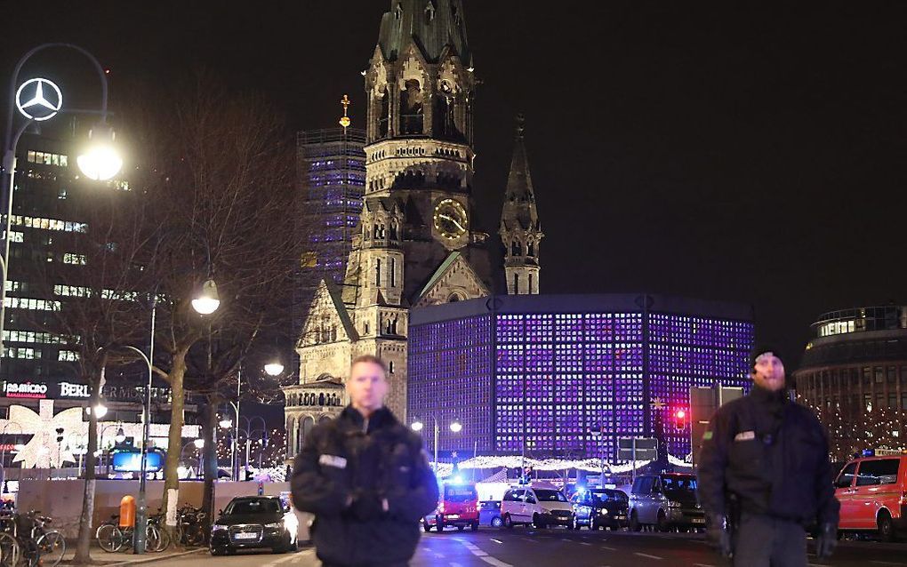 Bewaking na de aanslag op de kerstmarkt in Berlijn. beeld EPA, Michael Kappeler