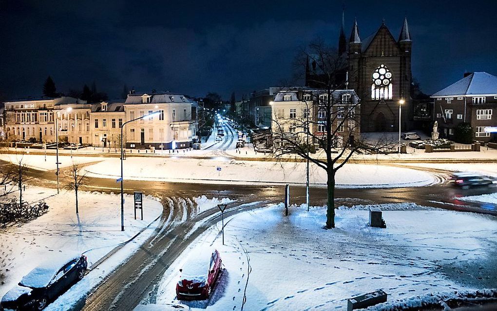 Nijmegen wordt wakker met een pak sneeuw. Met name in Noord-Brabant en Gelderland is er veel sneeuw gevallen. beeld ANP