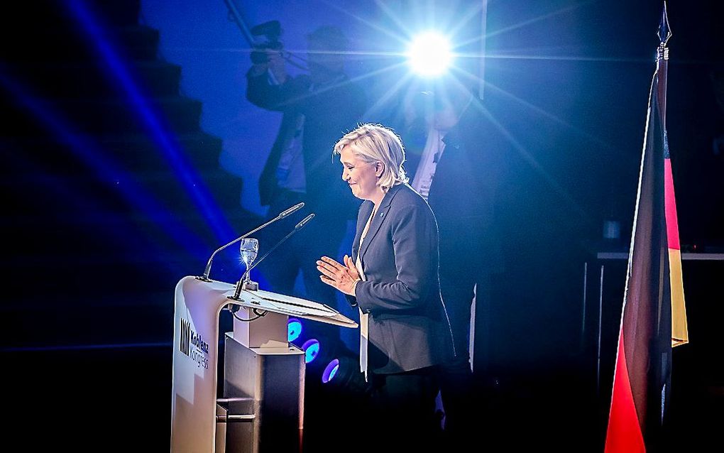 Marine Le Pen van het Franse Front National aan het woord tijdens een conferentie van rechts-populistische partijen uit het Europees Parlement in de Rhein-Mosel-Halle. De bijeenkomst van islam- en immigratie-kritische Europese politici vond plaats onder d