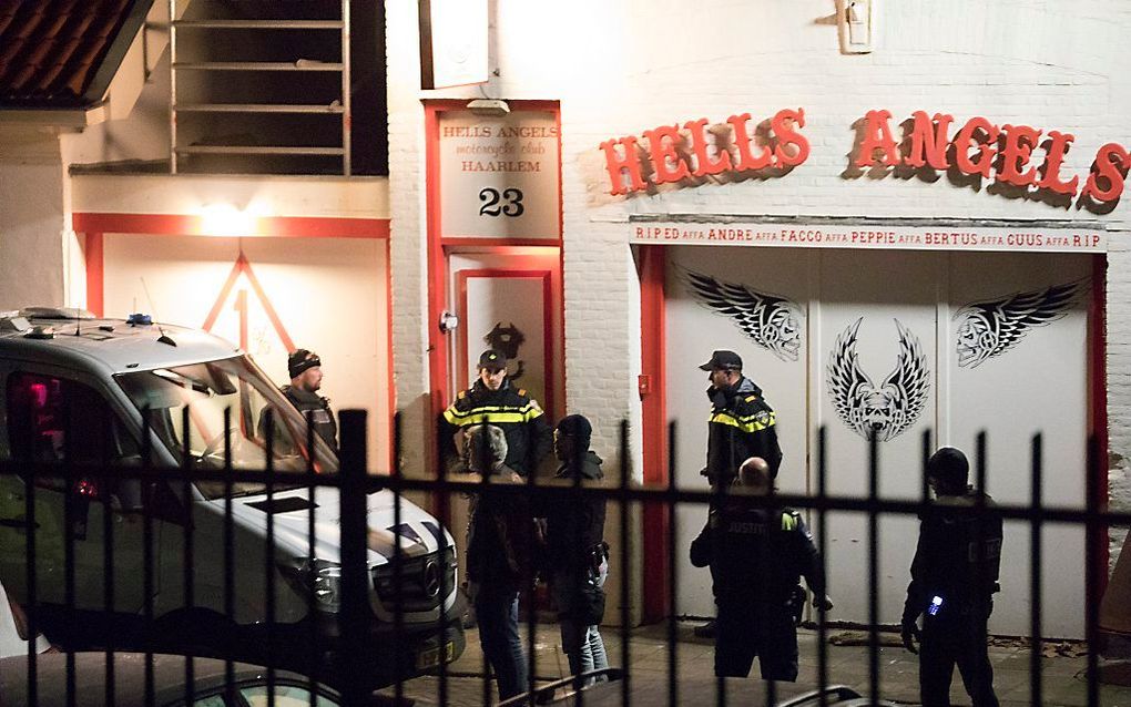 De politie heeft donderdagavond negen leden van het Haarlemse chapter van de motorclub Hells Angels aangehouden. beeld ANP