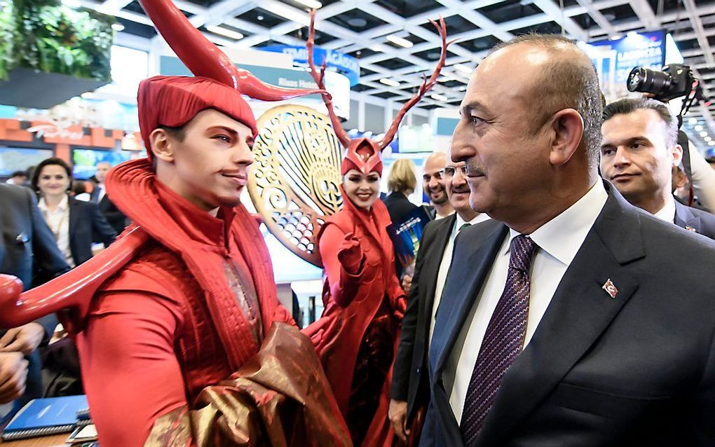 De Turkse minister van Buitenlandse Zaken Mevlüt Cavusoglu in Berlijn. beeld EPA